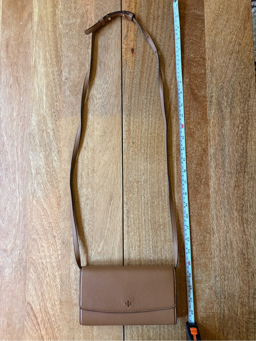 Tory Burch Pebbled camel Leather Crossbody in Warm Tan with Gold Logo - Picture 3 of 6